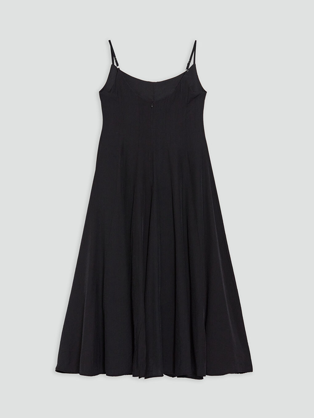 Siyah Kare Yaka İp Askılı Elbise-5