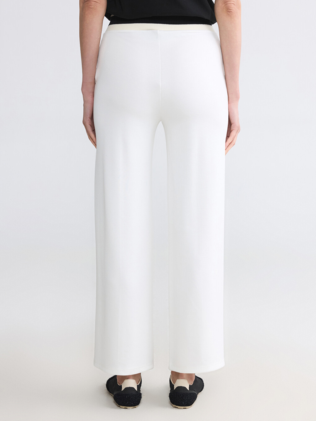 Elastic Waist Soft Touch Women's Sweatpants-3