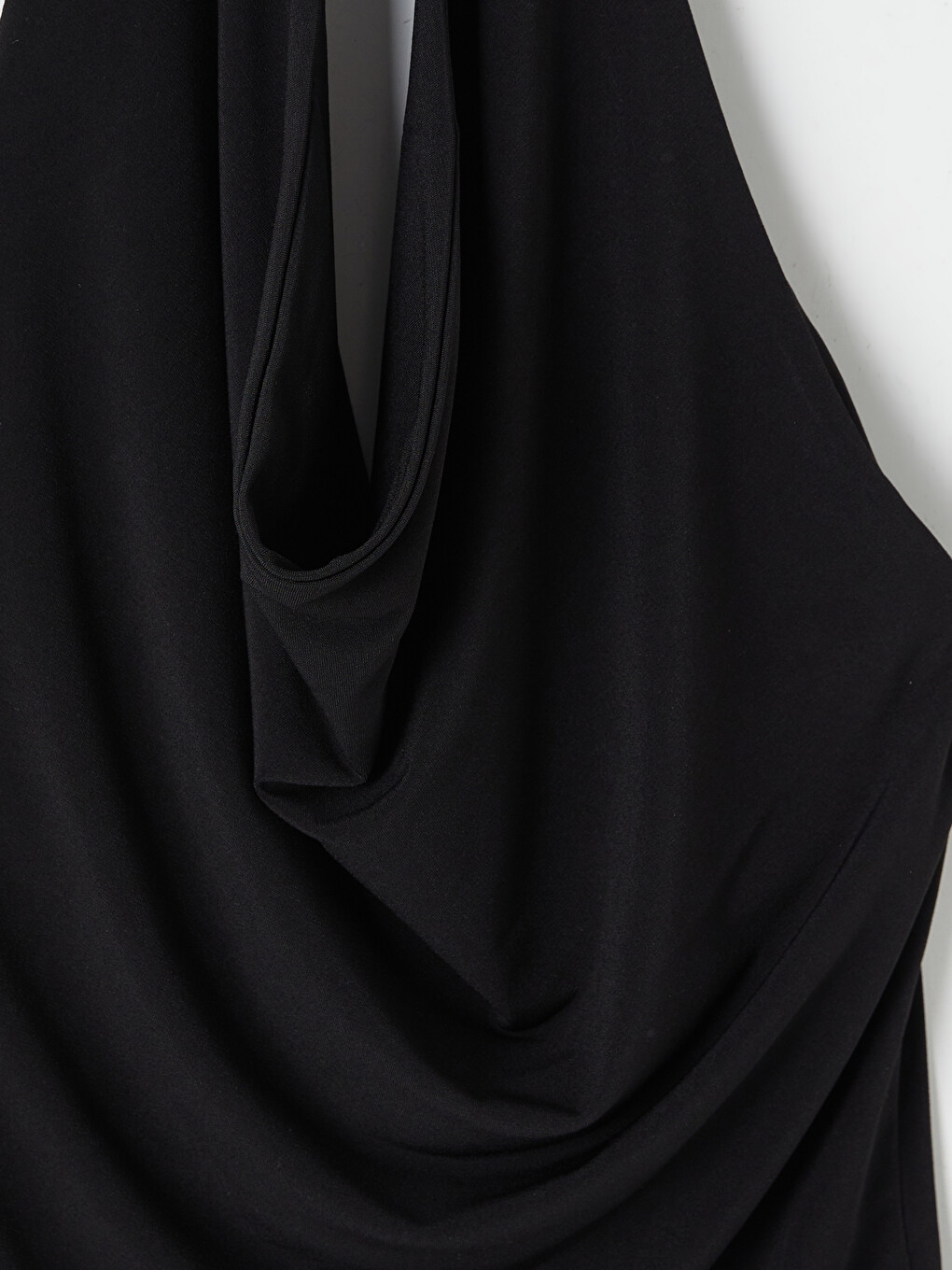 Siyah Halter Yaka Büzgülü Bluz-2
