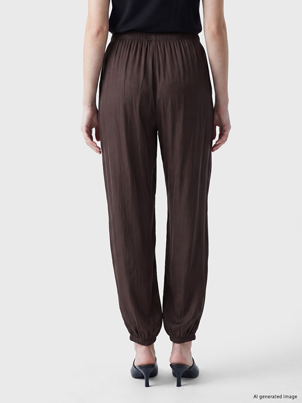 Kahverengi Beli Lastikli Kadın Jogger Pantolon-3