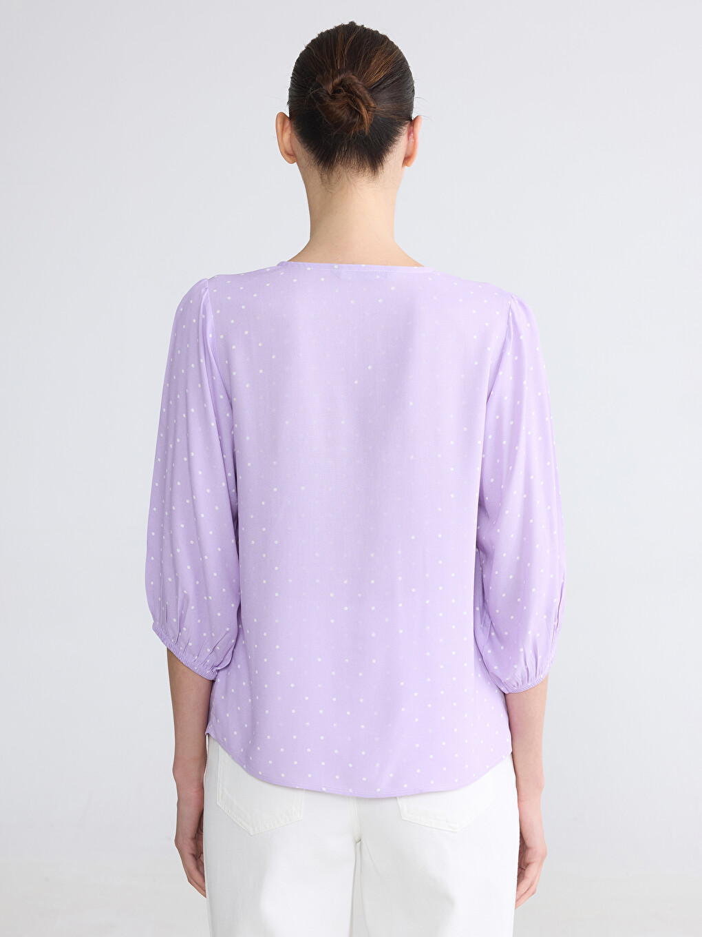 Bluza sa V izrezom na tufnice-3