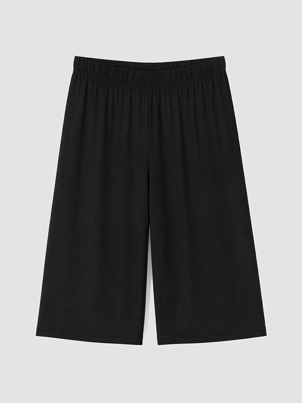 Woman Black Capri Trousers