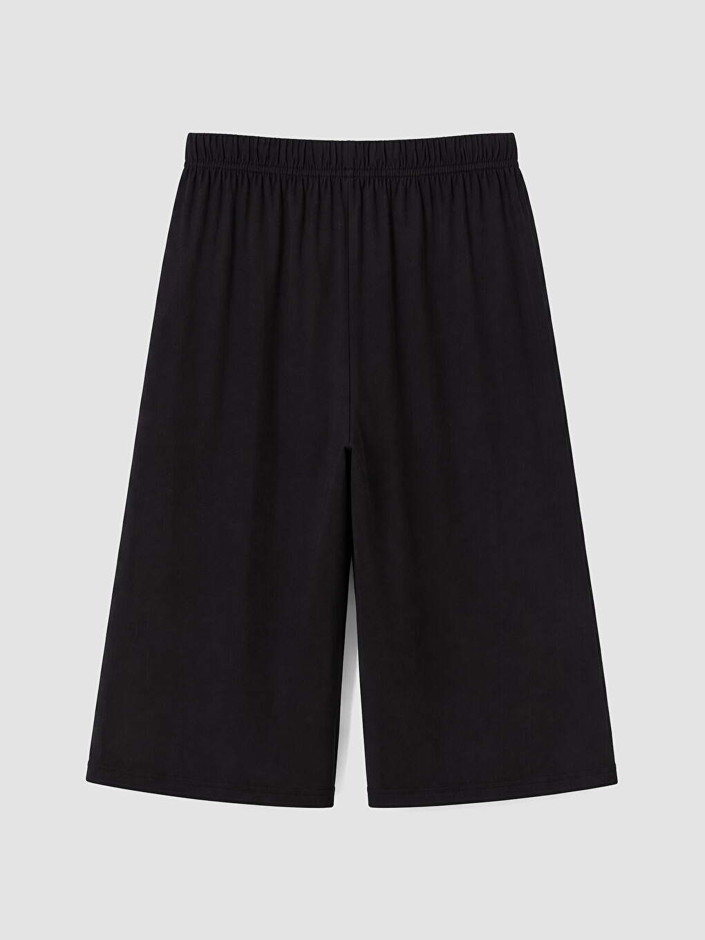 Woman Black Capri Trousers-2