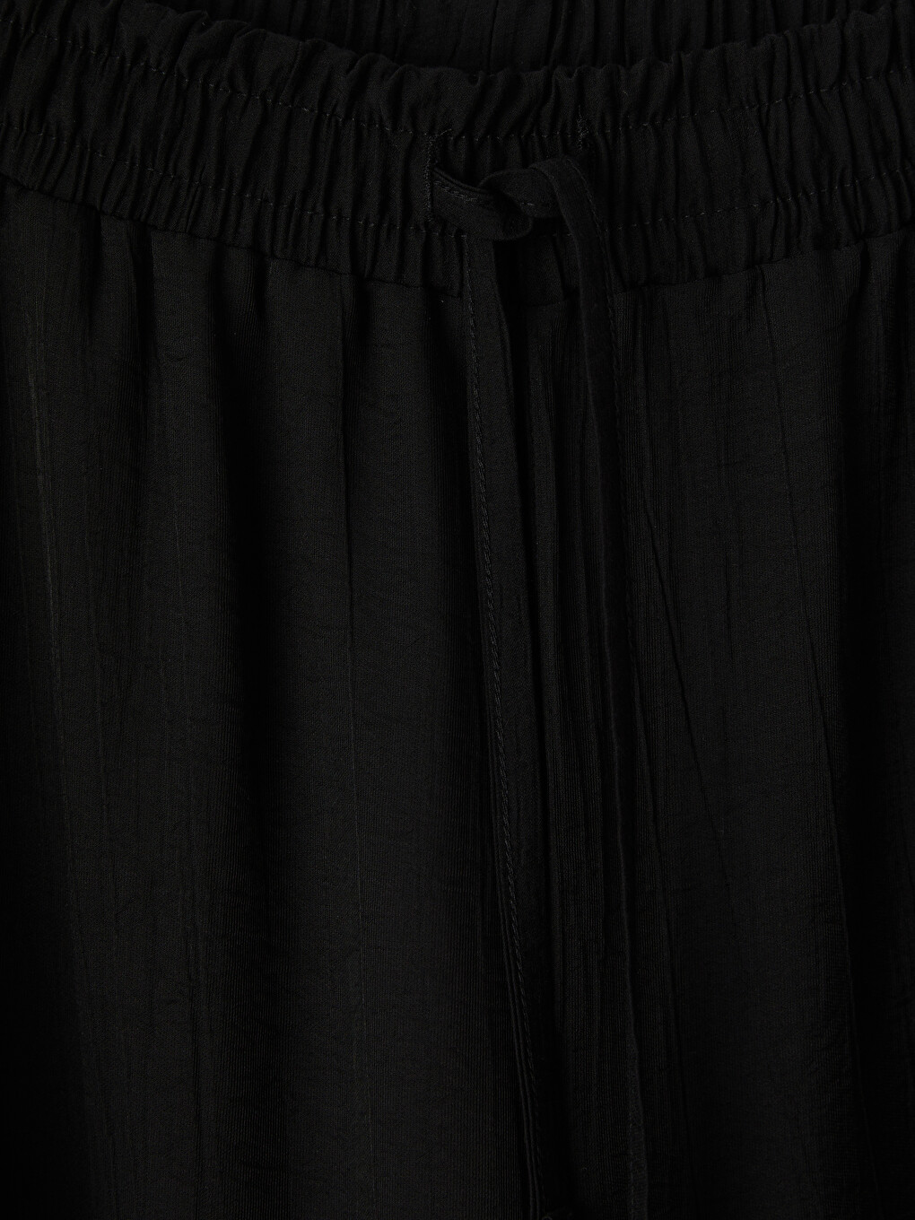 Siyah Beli Lastikli Geniş Paça Kadın Pantolon-1