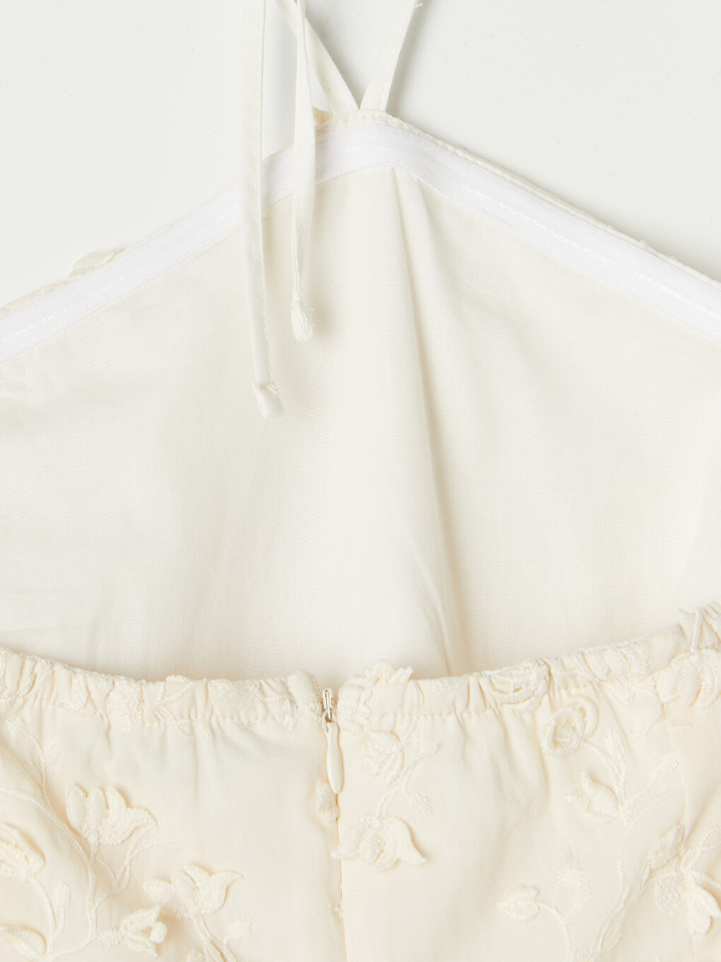 Ekru Halter Yaka Nakışlı Katkat Elbise-5