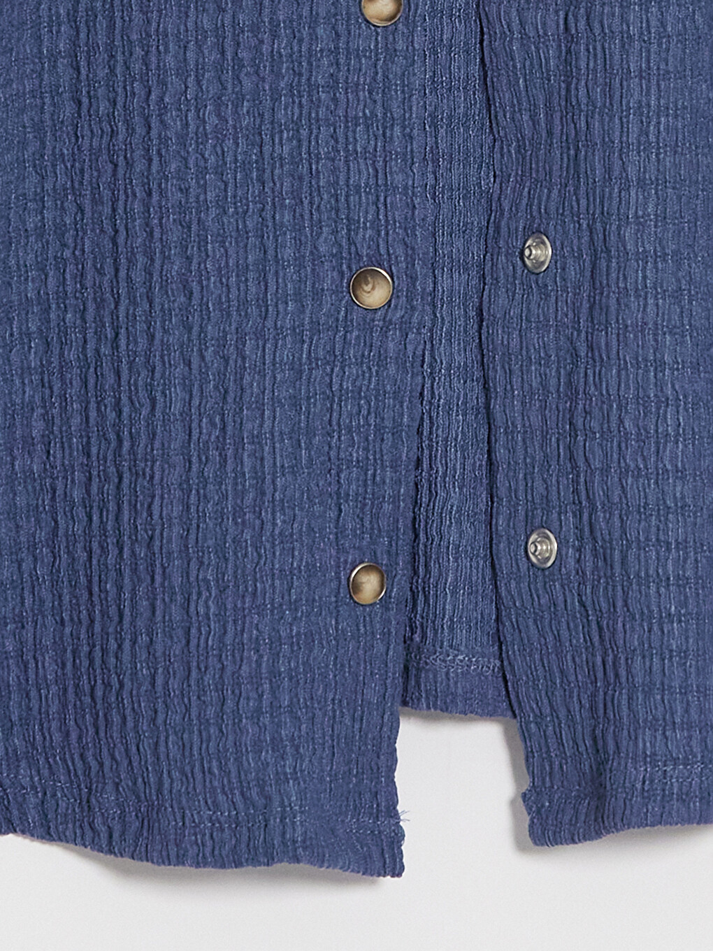 Easy To Wear Front And Shoulder Snap-fastened Blouse-8