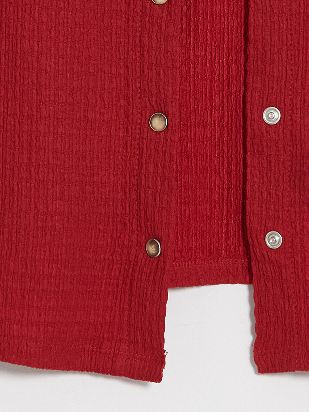 Easy To Wear Front And Shoulder Snap-fastened Blouse-8