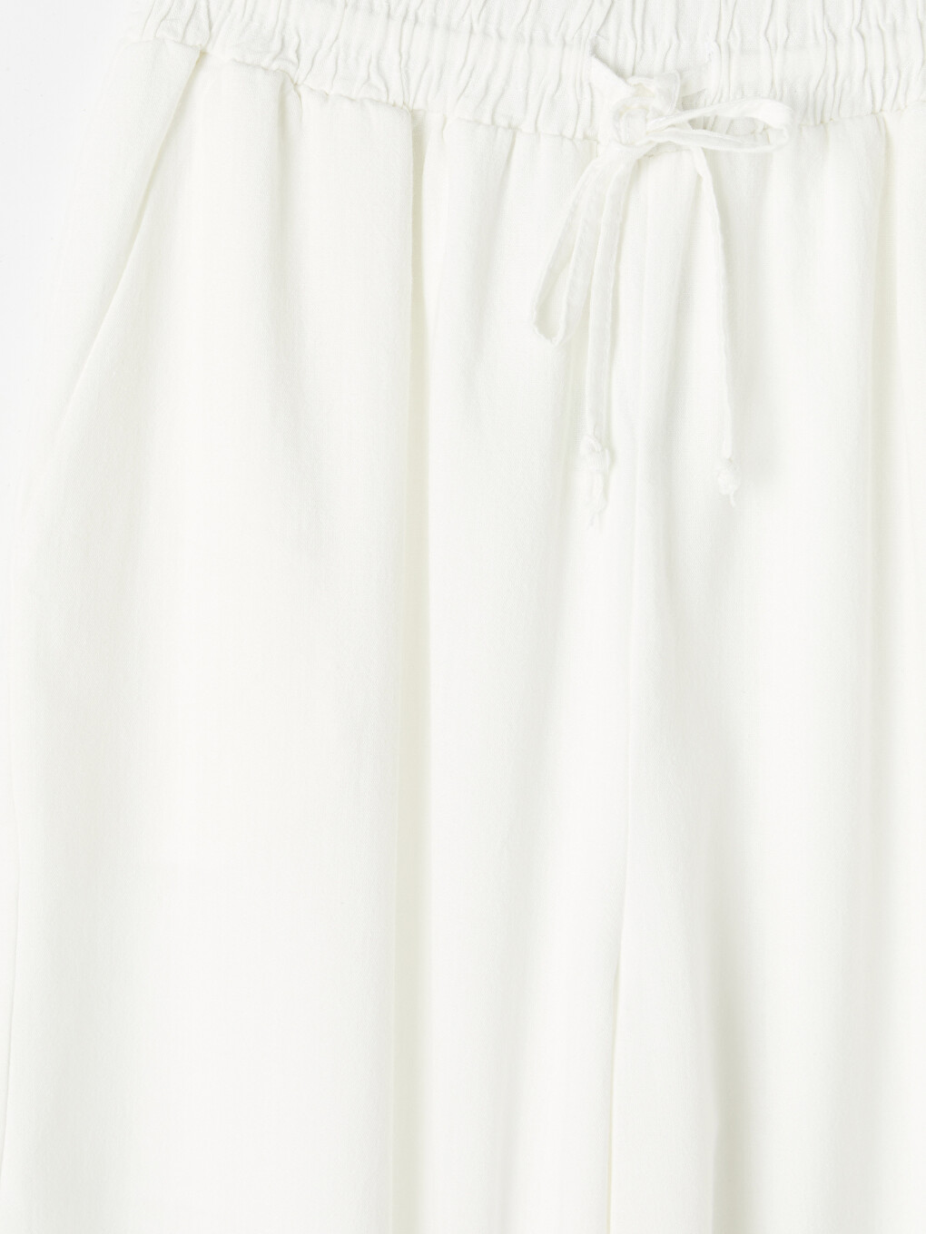 Beyaz Beli Lastikli Geniş Paça Kadın Pantolon-6