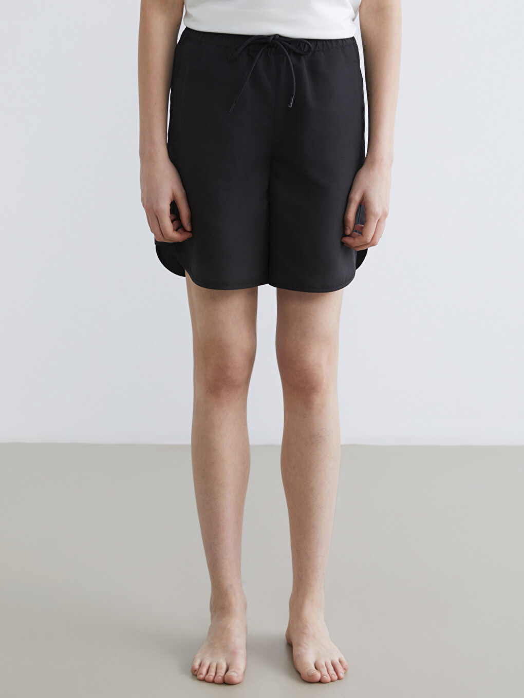 Women's Elastic Waist Plain Beach Shorts-1
