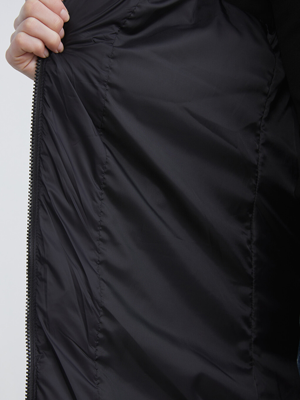 Hooded Women's Puffer Gilet-3