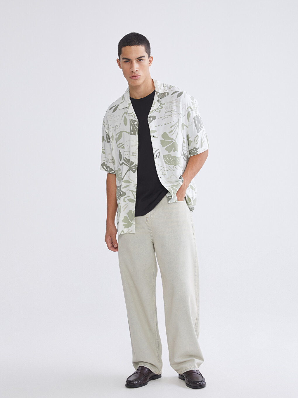 Loose Fit Short Sleeve Patterned Viscose Men's Shirt-1
