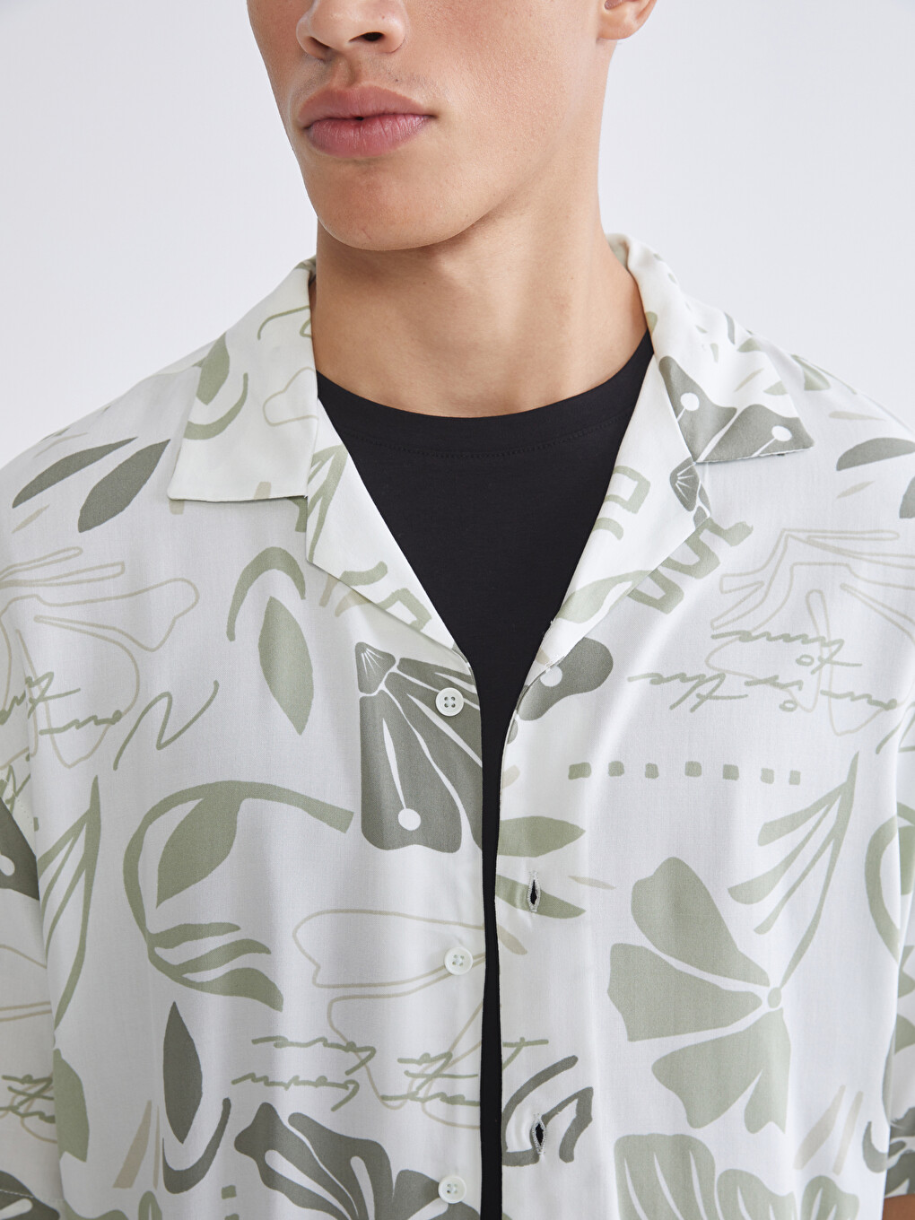 Loose Fit Short Sleeve Patterned Viscose Men's Shirt-2