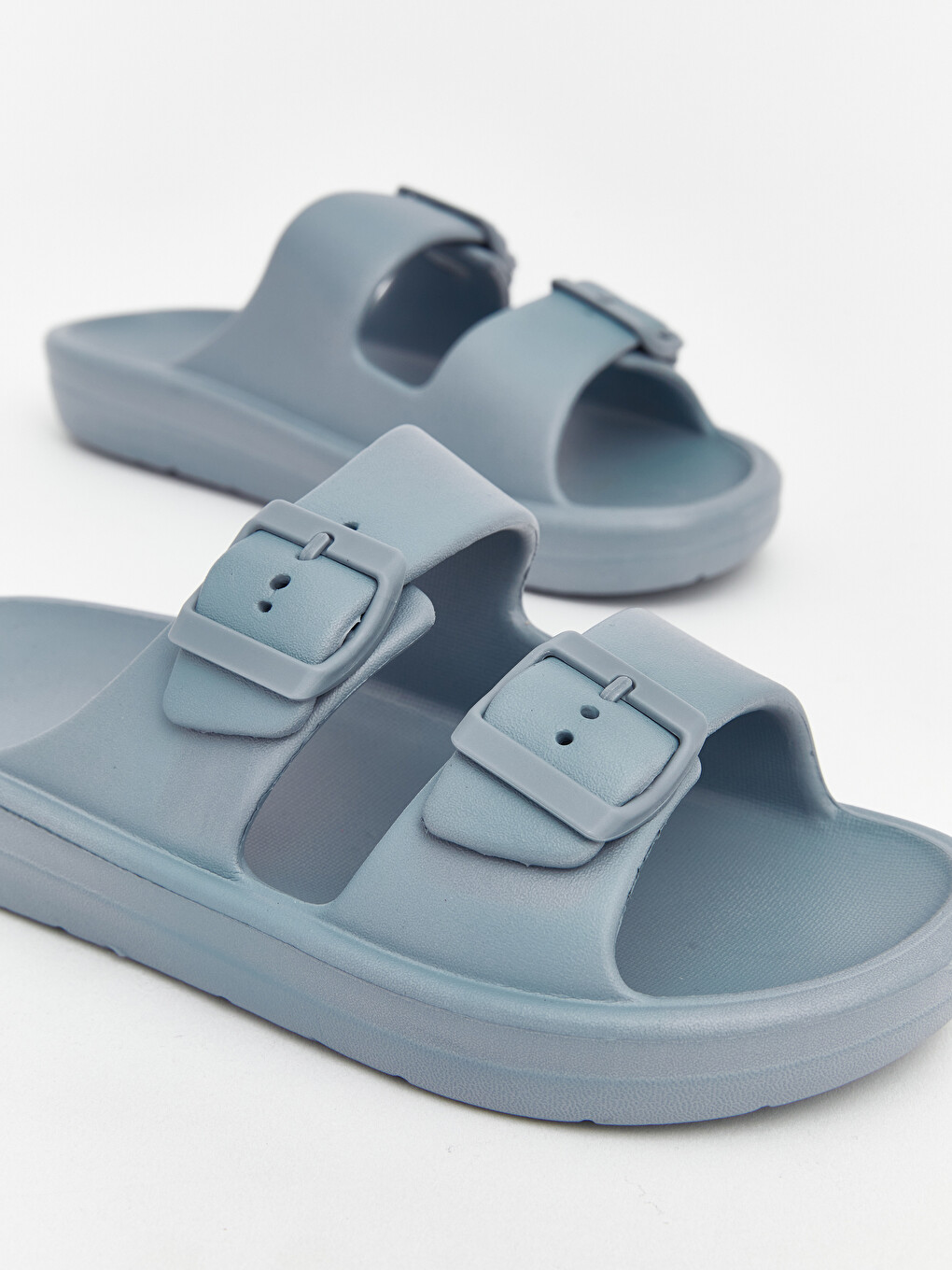 Buckle Detailed Double Strap Boys' Slipper-2