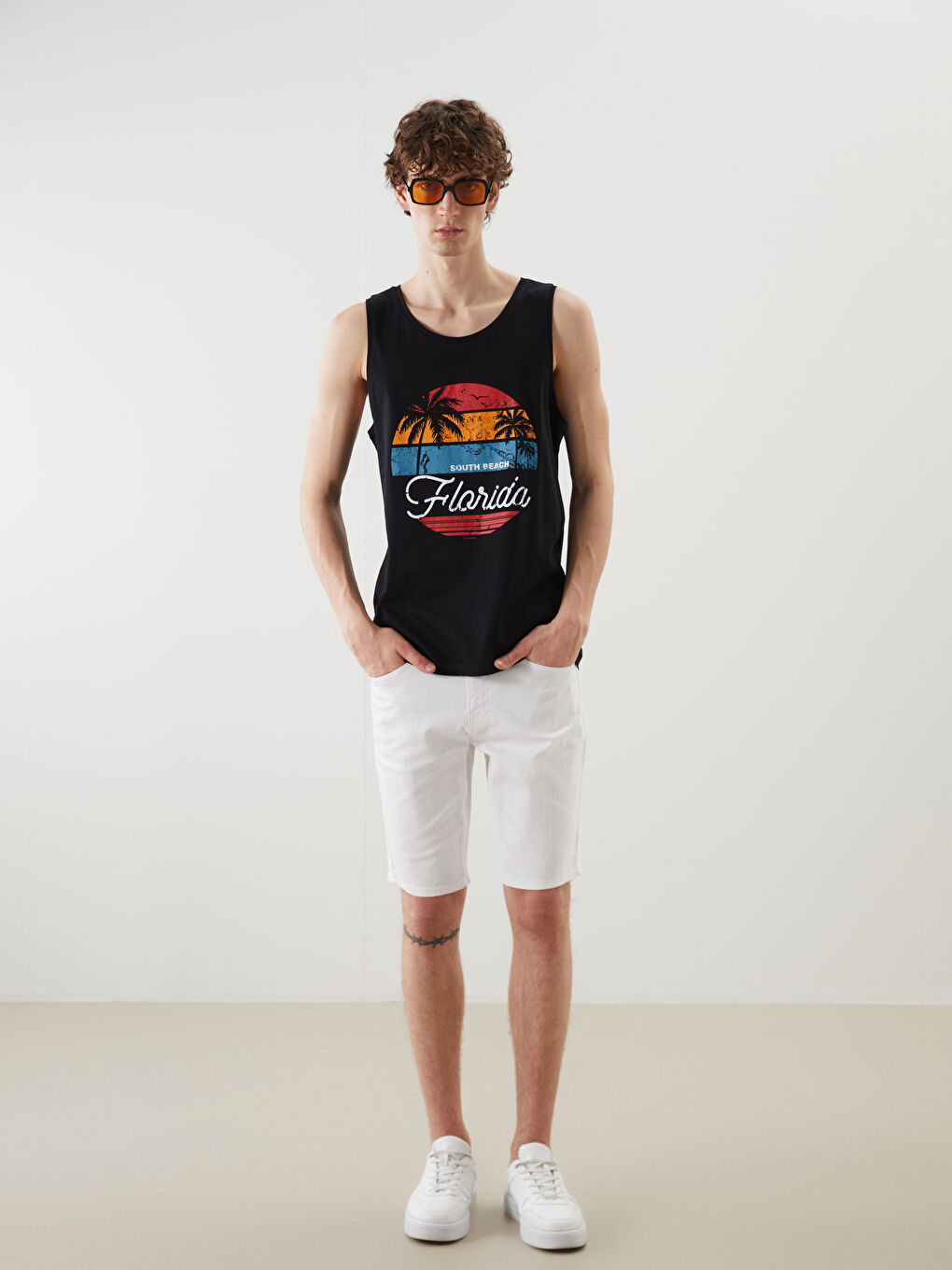 Siyah Florida Baskılı Erkek Kolsuz Tişört-1