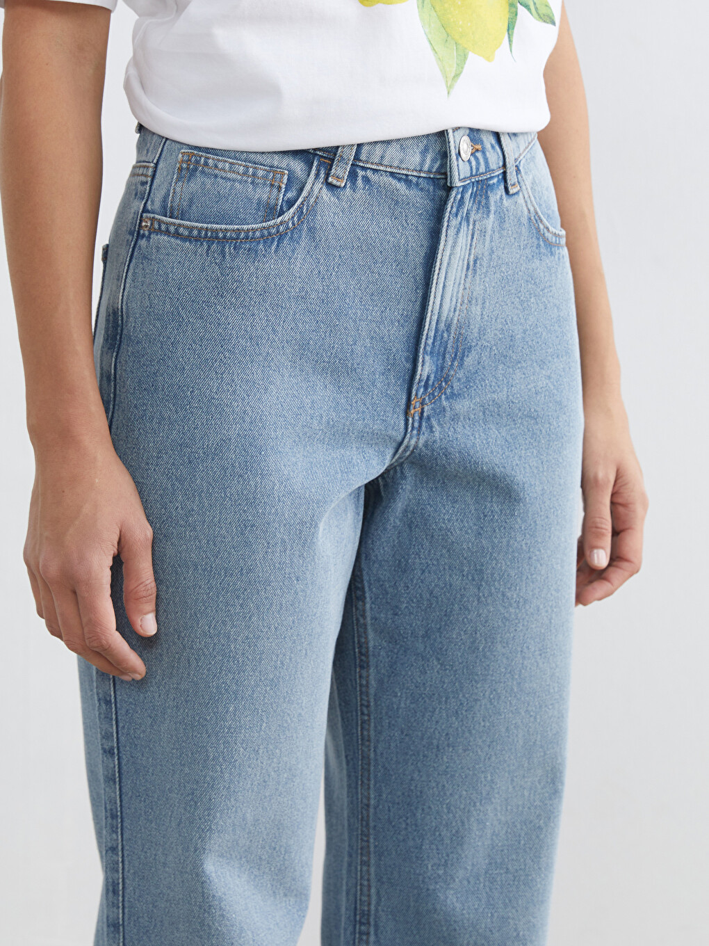 Straight Women's Jeans-2