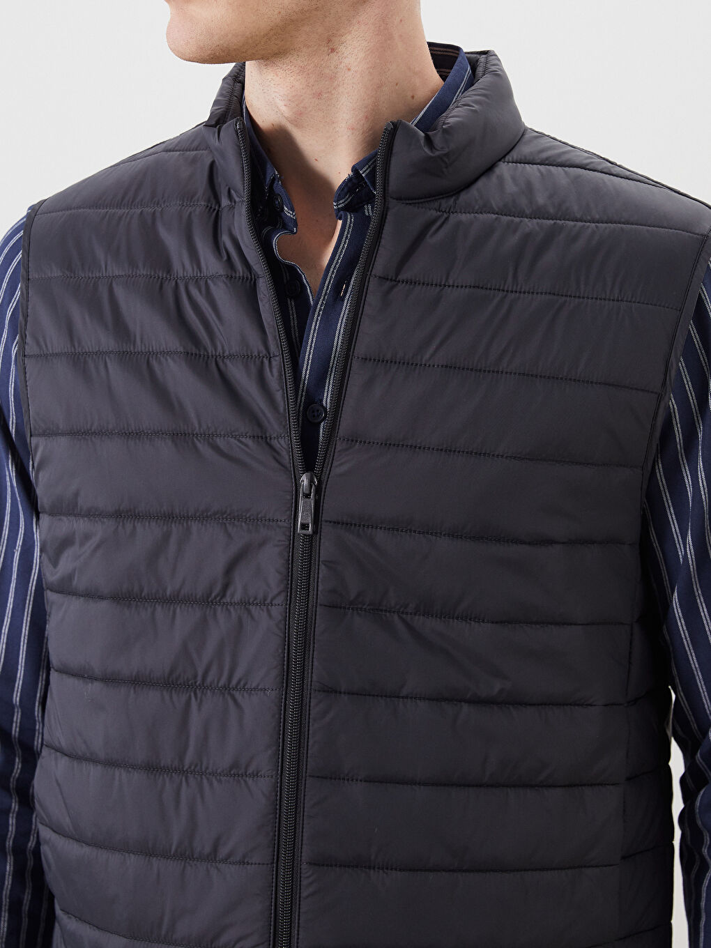 Slim Fit Funnel Neck Men's Puffer Gilet-2