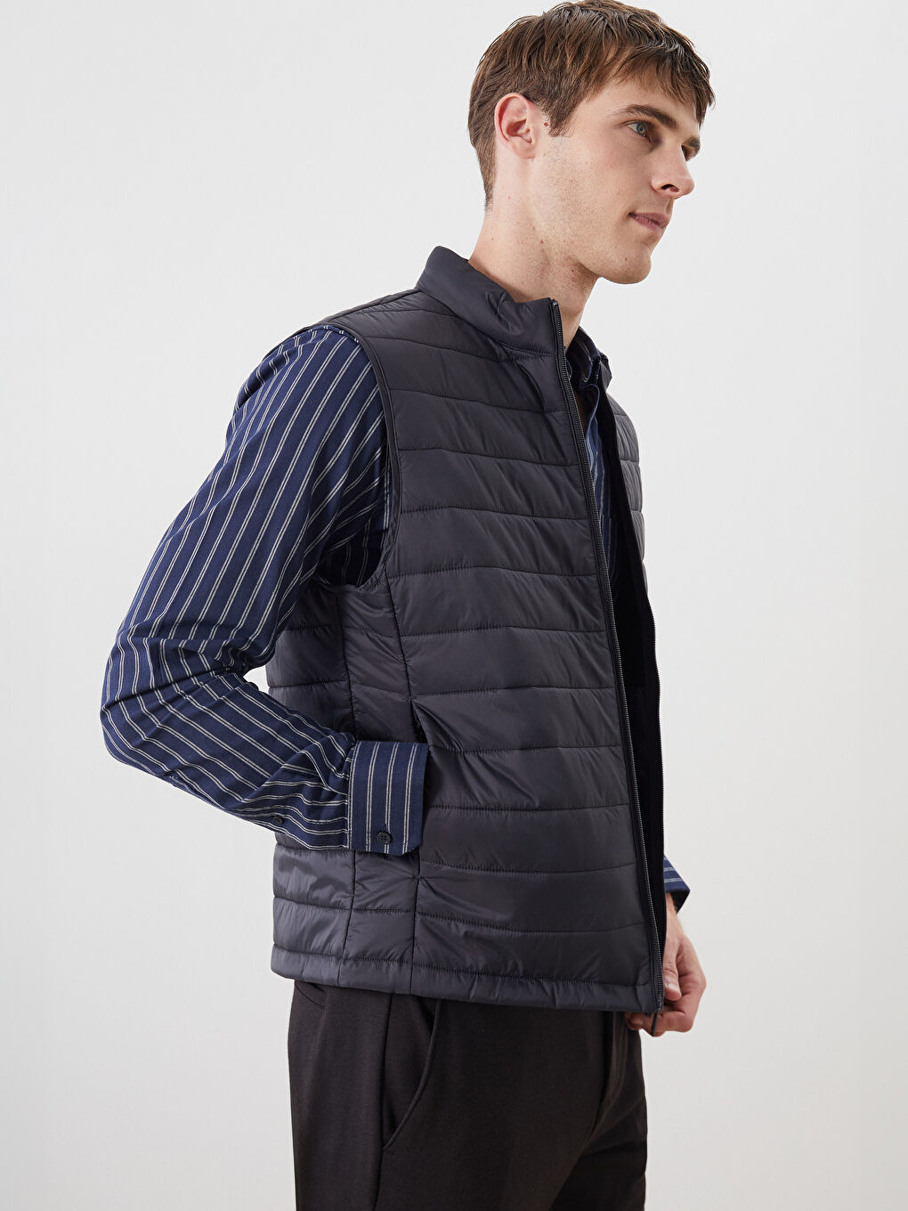 Slim Fit Funnel Neck Men's Puffer Gilet-3
