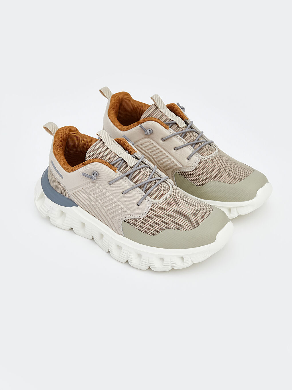 أحذية رياضية للأولاد برباط وشريط فيلكرو