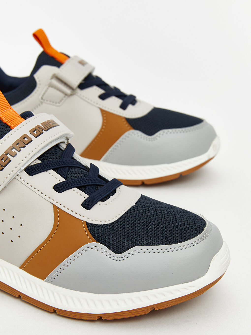 LCW STEPS Laces & Hook-and-Loop Boys' Sneakers -S60119Z4-CR8
