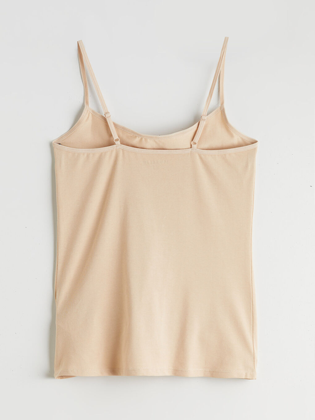 Женская майка на бретелях с U-образным вырезом-5