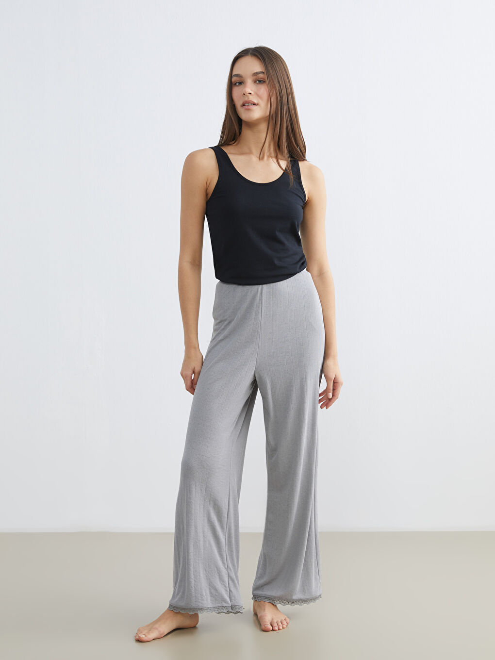 Siyah U Yaka Kadın Atlet-1