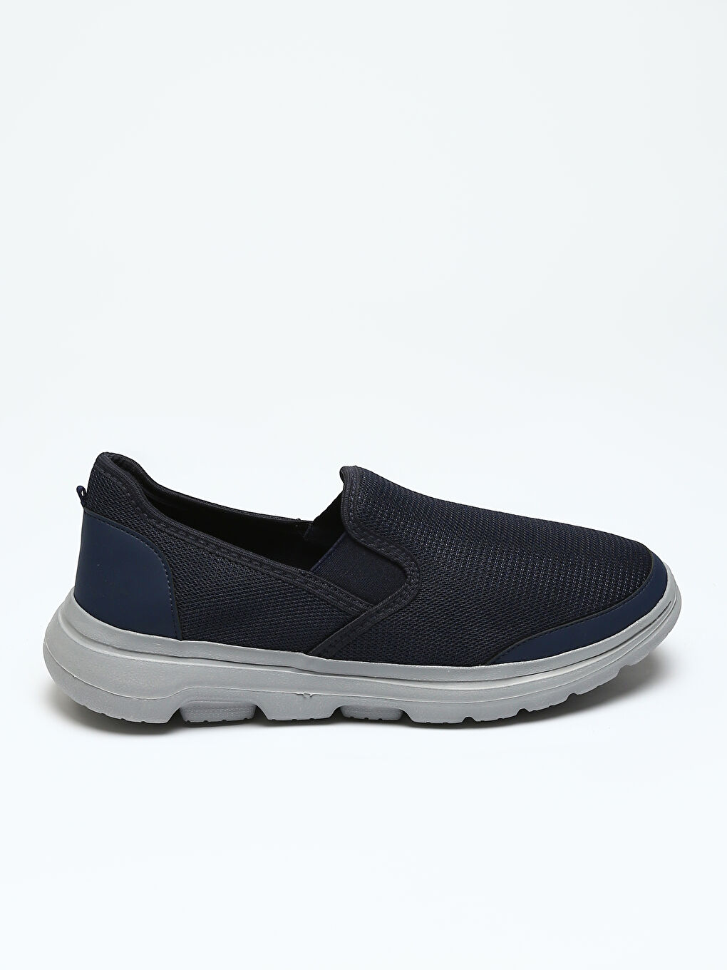 حذاء رياضي موديل شراب للرجال-1