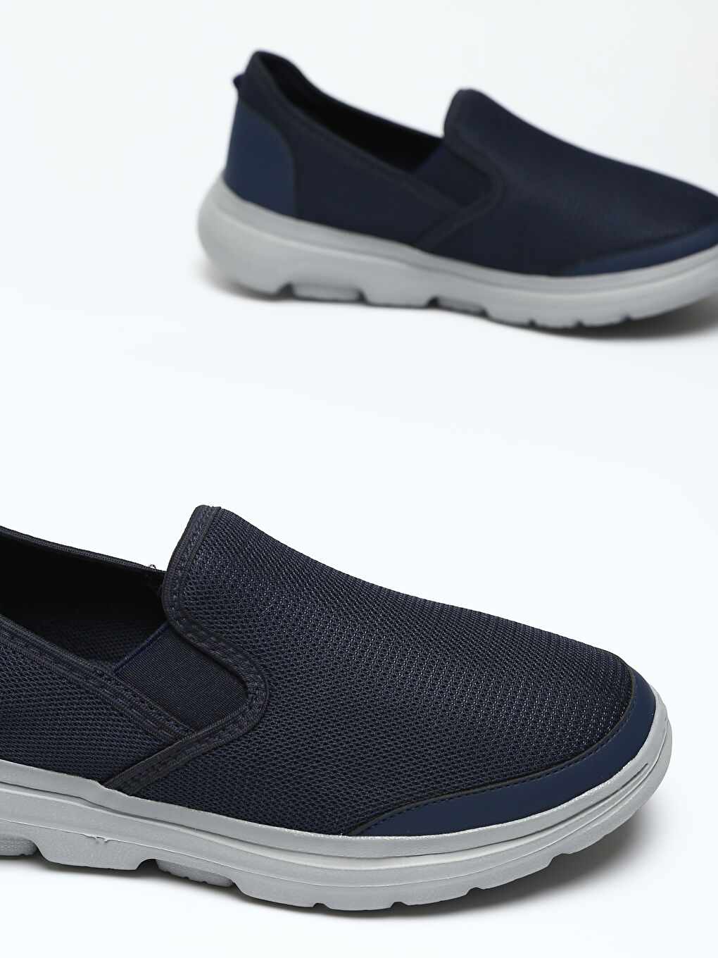 حذاء رياضي موديل شراب للرجال-2