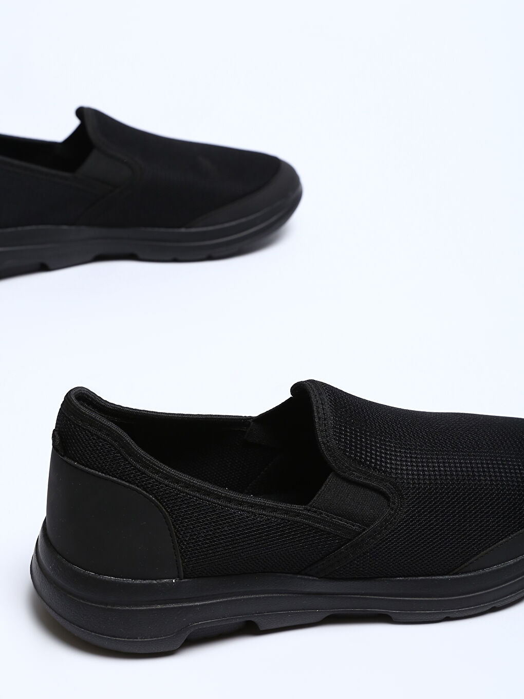 حذاء رياضي موديل شراب للرجال-3