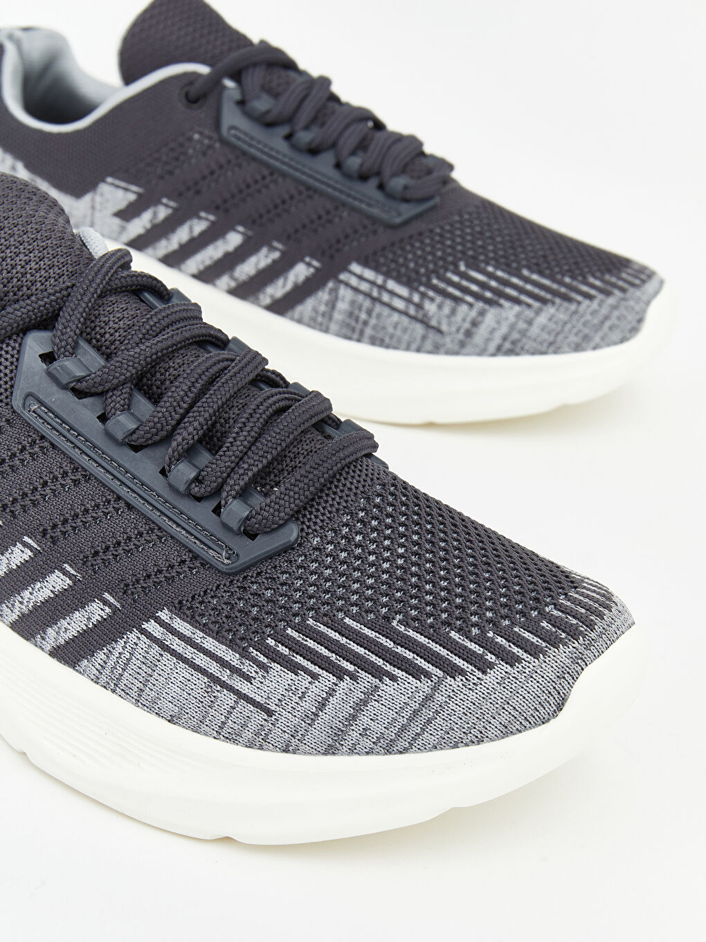 أحذية رياضية-2