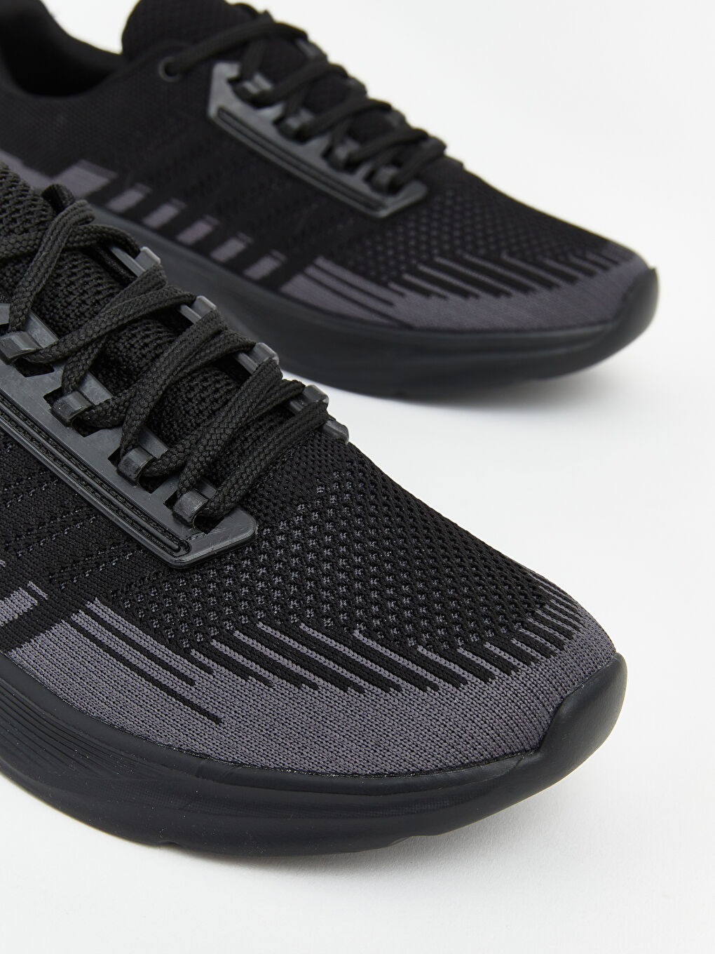 أحذية رياضية-2