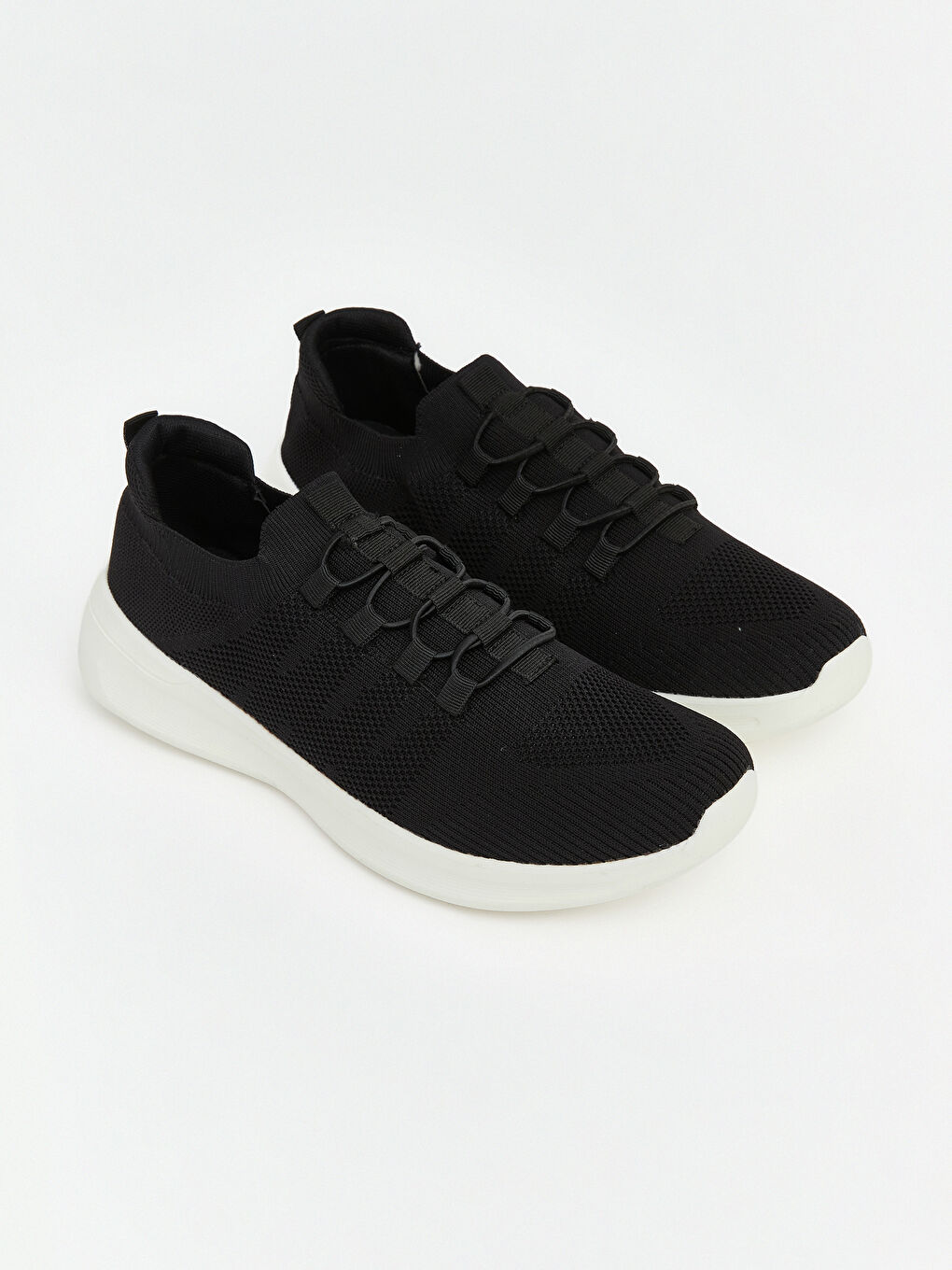 أحذية رياضية