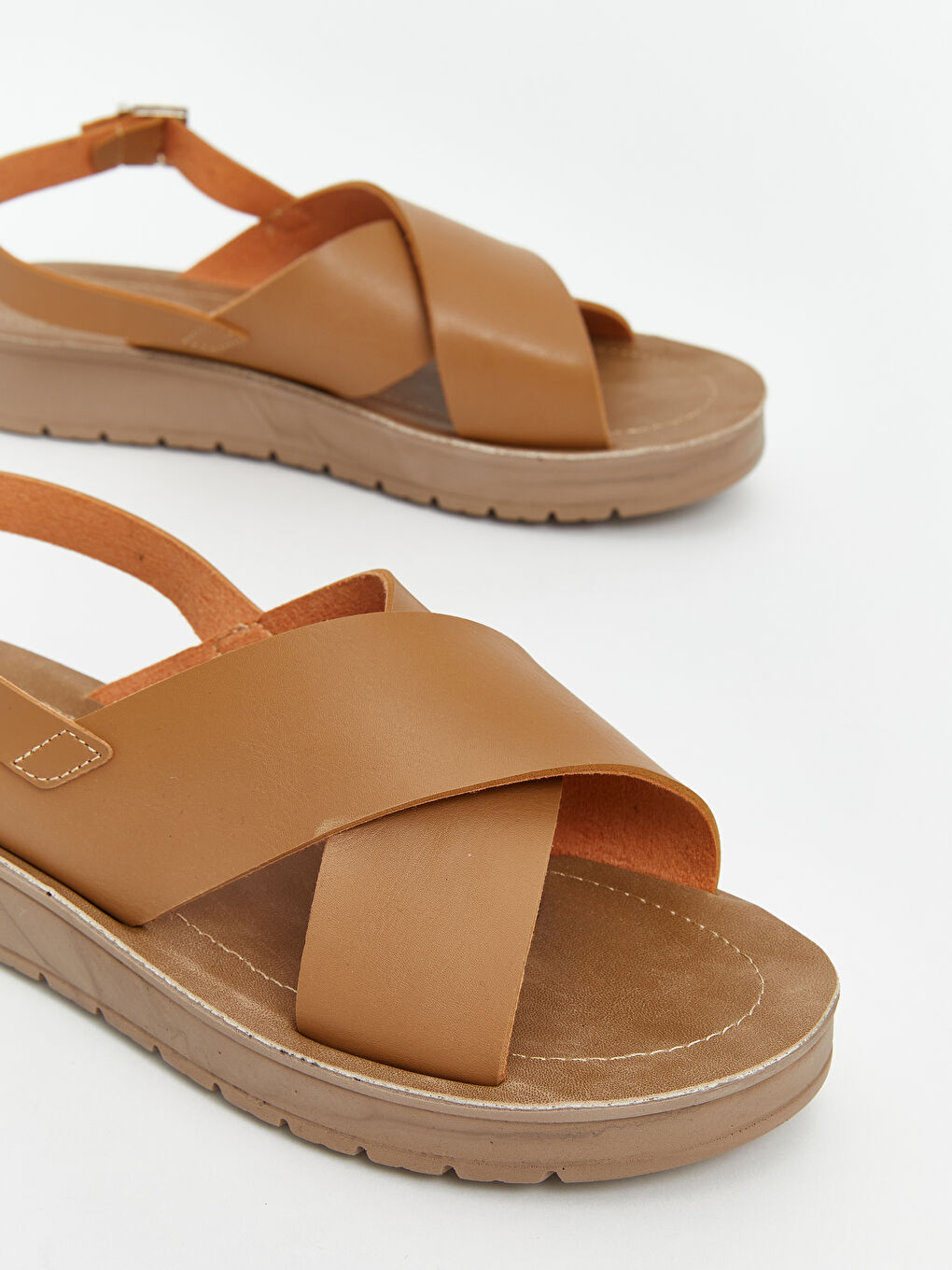 Bej Çapraz Bantlı Kadın Sandalet-2