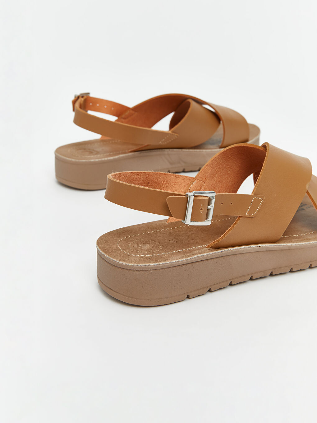 Bej Çapraz Bantlı Kadın Sandalet-4