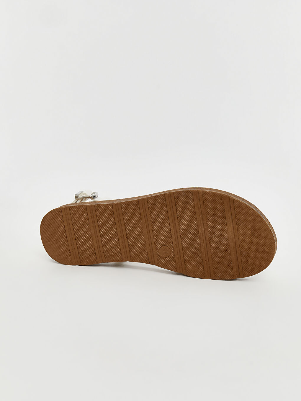 Beyaz Çapraz Bantlı Kadın Sandalet-3