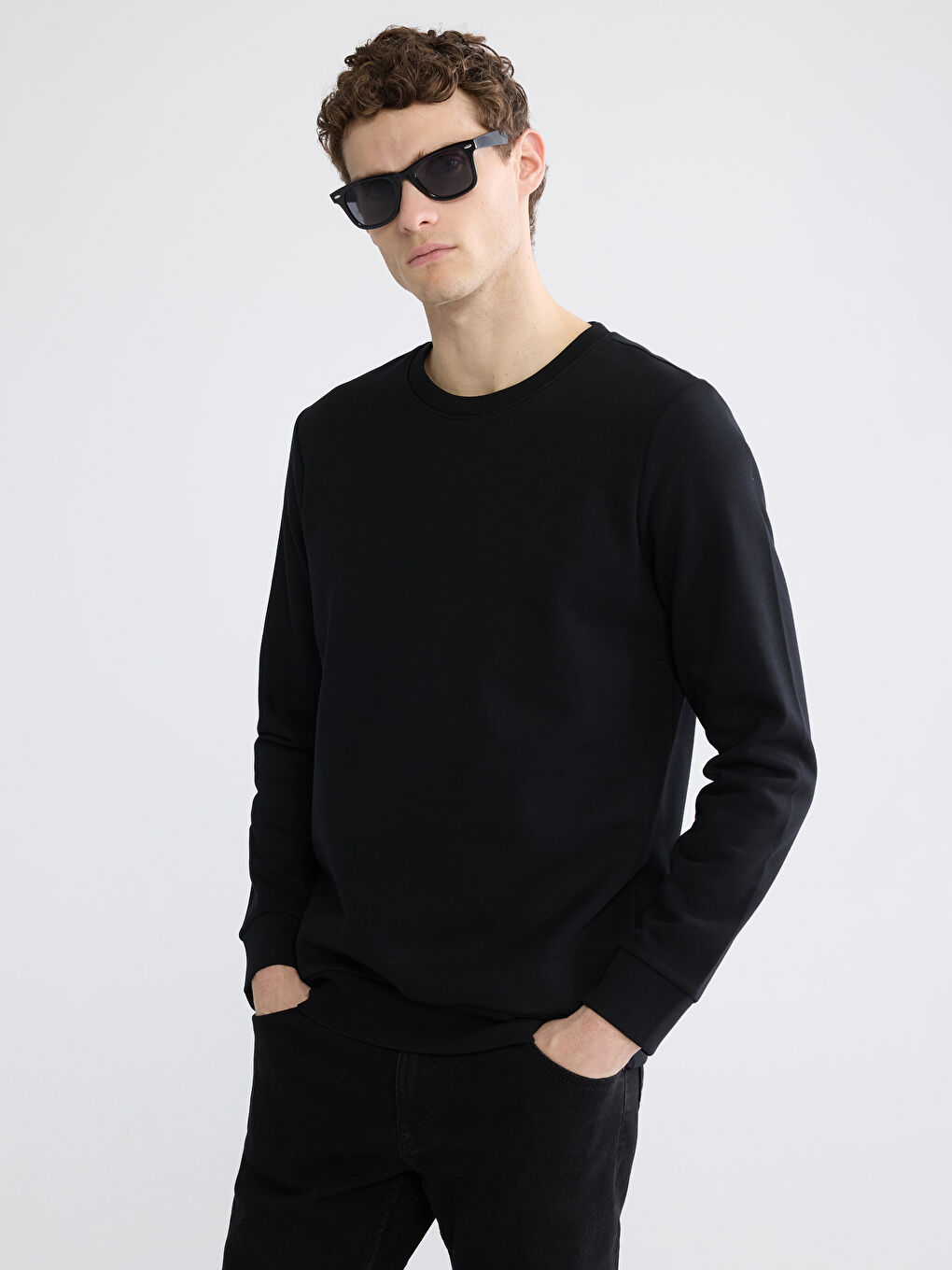 Siyah Bisiklet Yaka Erkek Kalın Sweatshirt