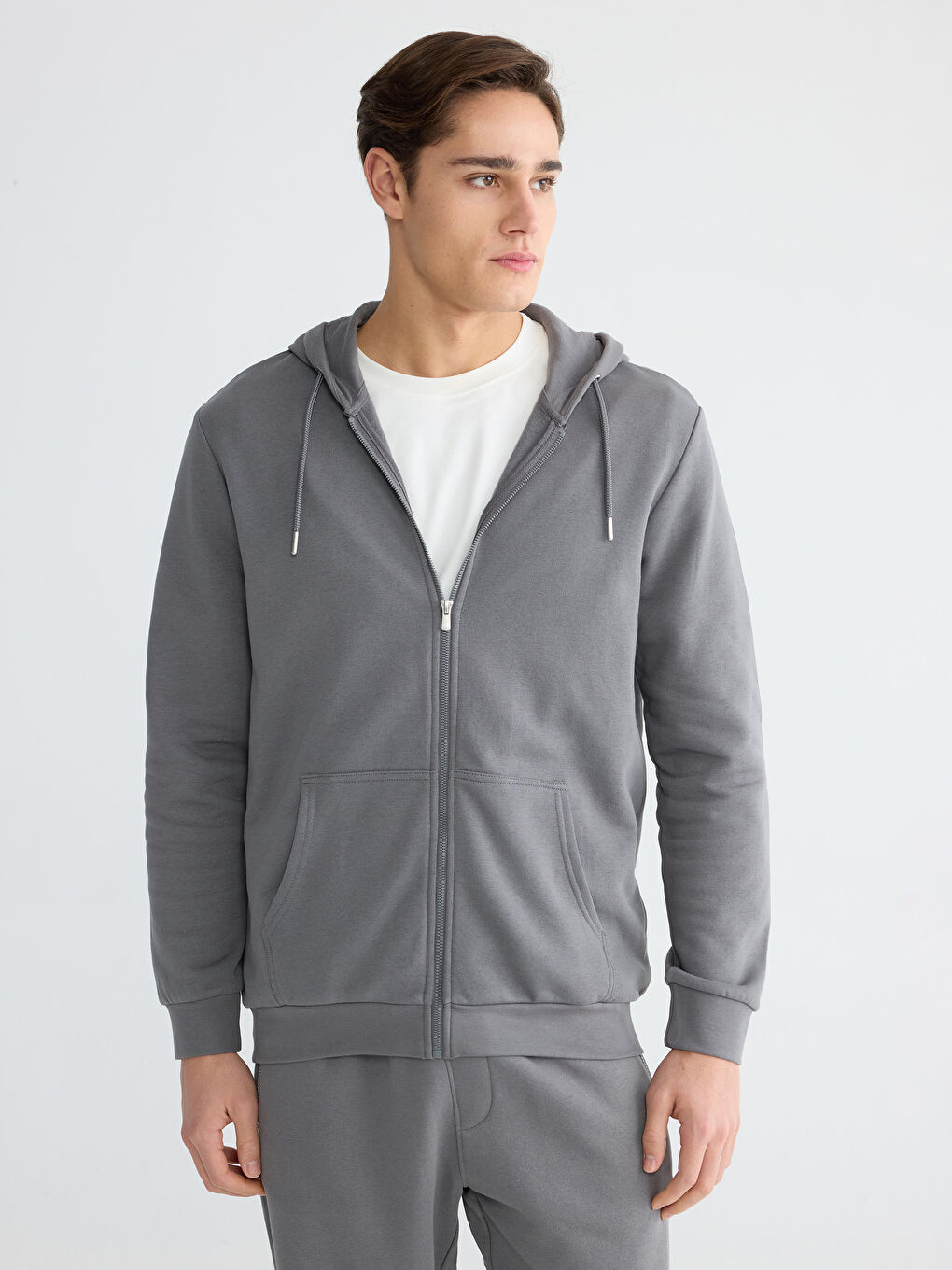 Мужская толстовка на молнии с капюшоном