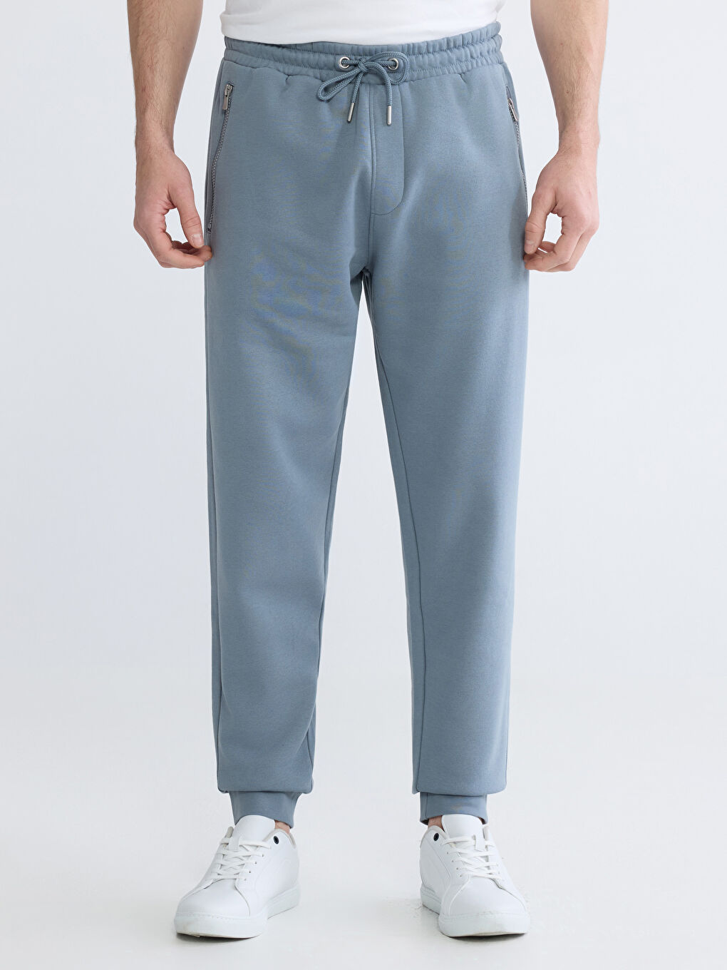 Men's Thick Jogger Sweatpants in a Regular Fit-1