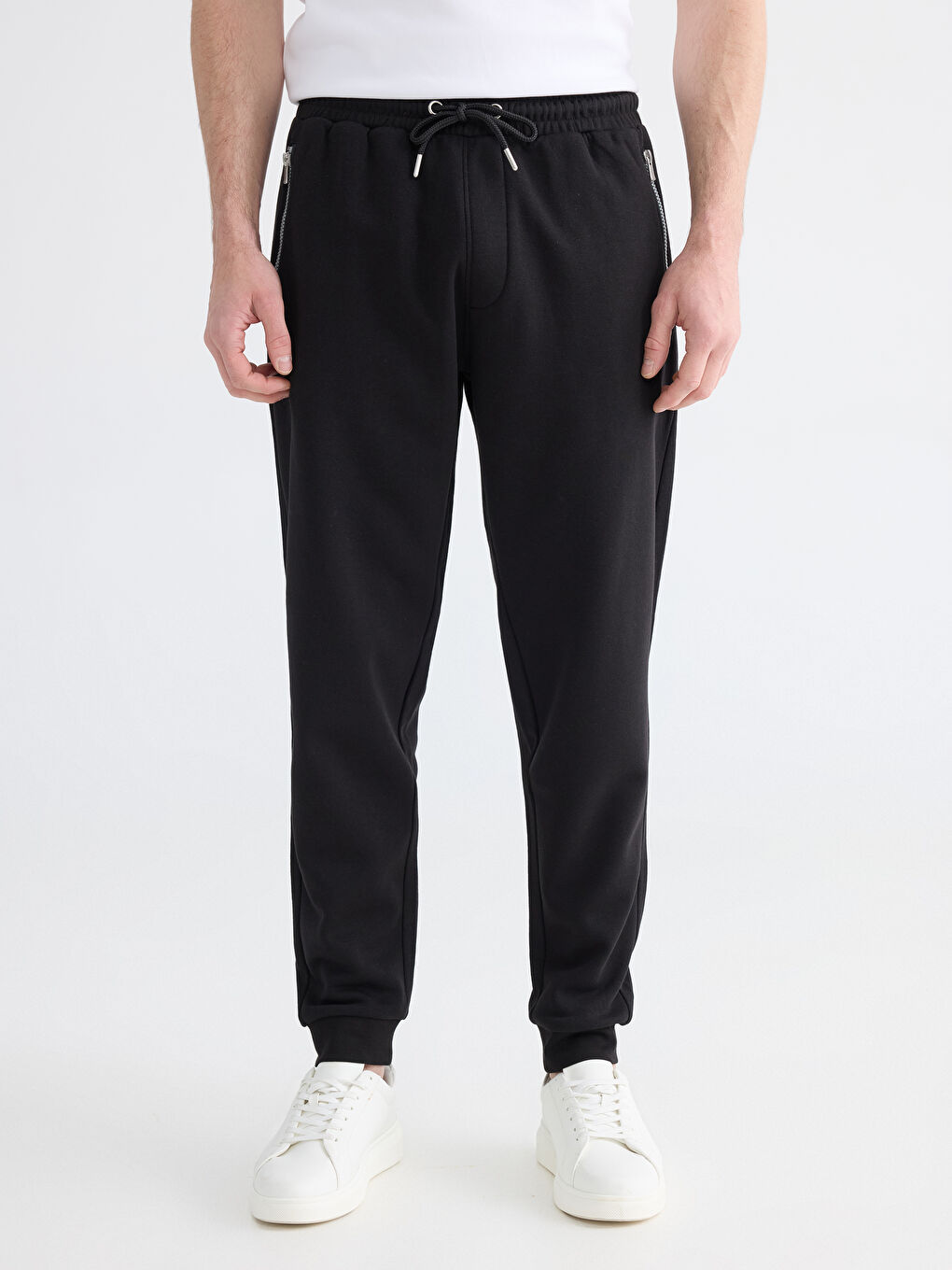 Siyah Standart Kalıp Erkek Kalın Jogger Eşofman Altı-1