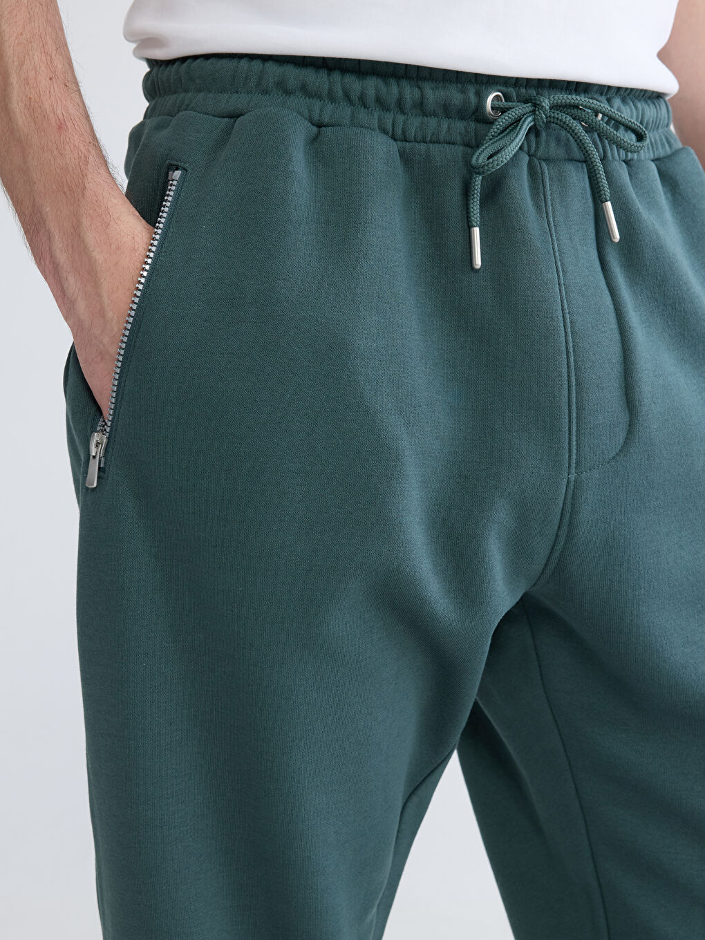 Men's Thick Jogger Sweatpants in a Regular Fit-2