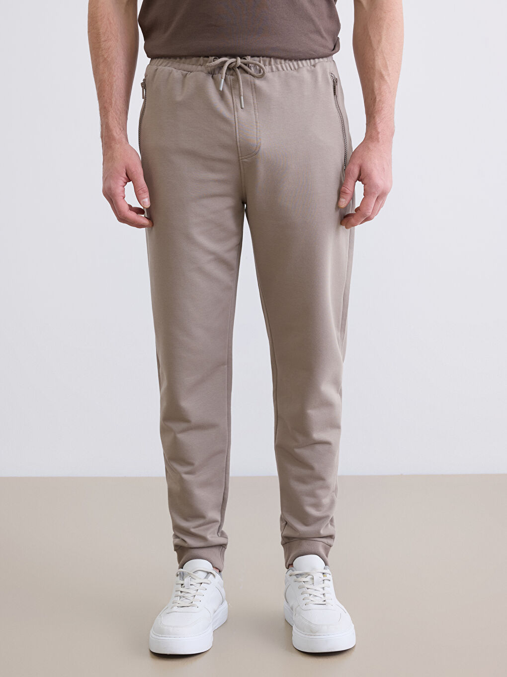 Bej Standart Kalıp Erkek Jogger Eşofman Altı-1