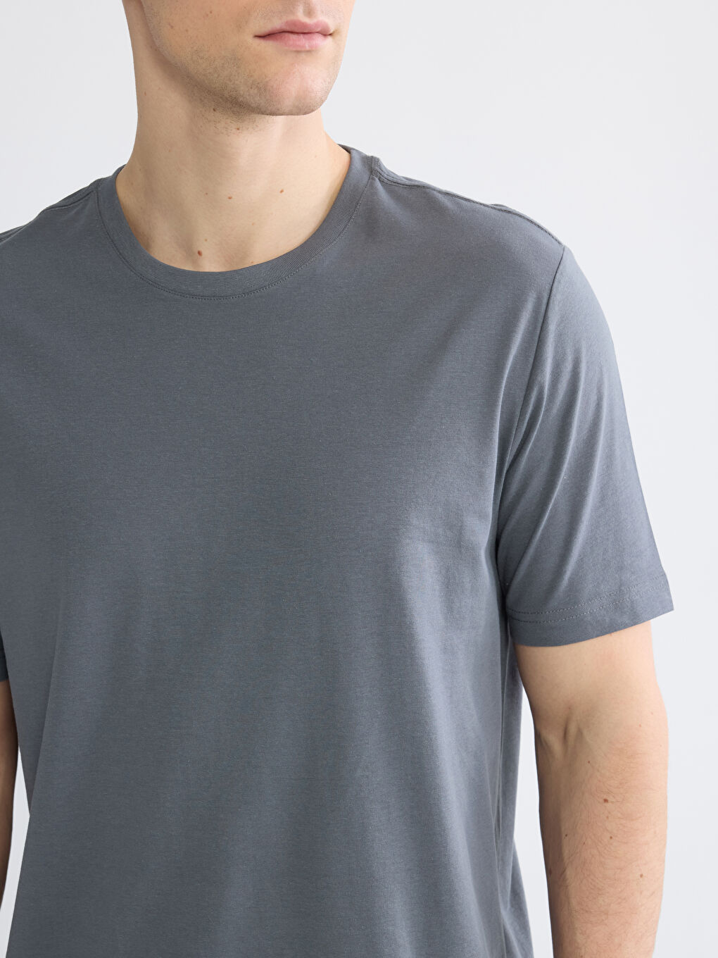 Футболка из джерси с круглым вырезом для мужчин-2