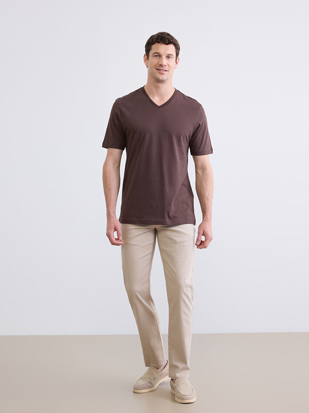 Kahverengi V Yaka Penye Erkek Tişört-1