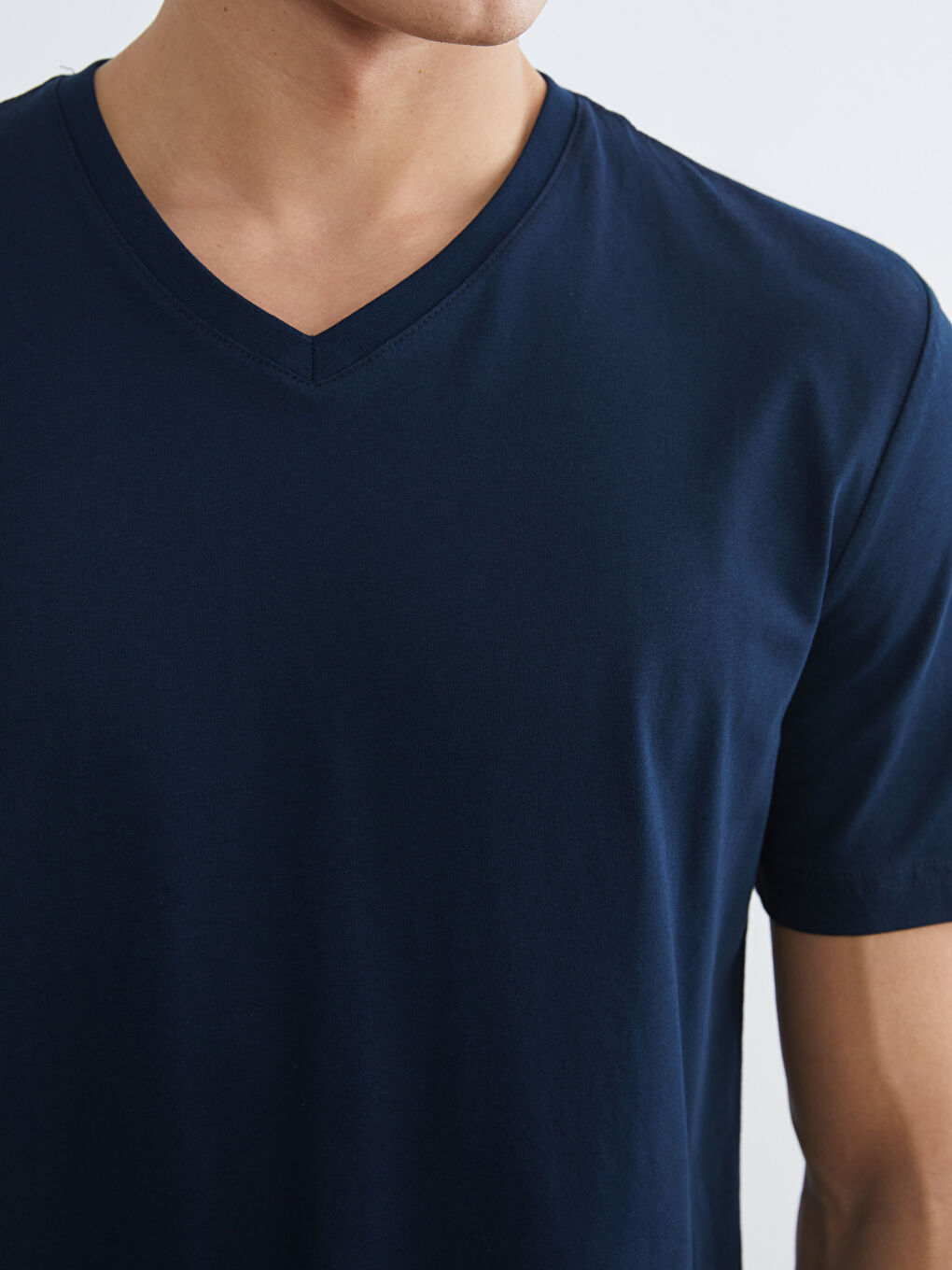 Lacivert V Yaka Kısa Kollu Penye Erkek Tişört-2