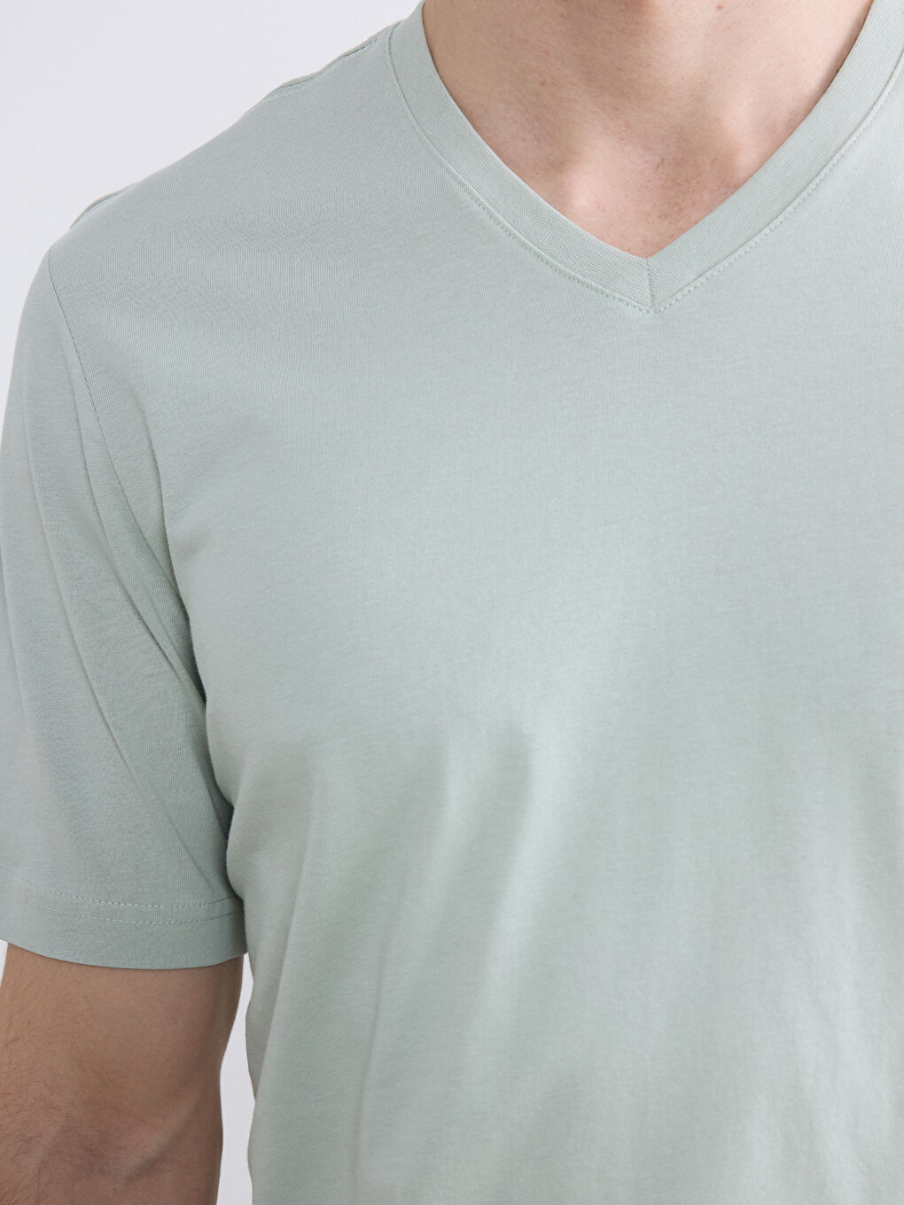 Yeşil V Yaka Penye Erkek Tişört-2