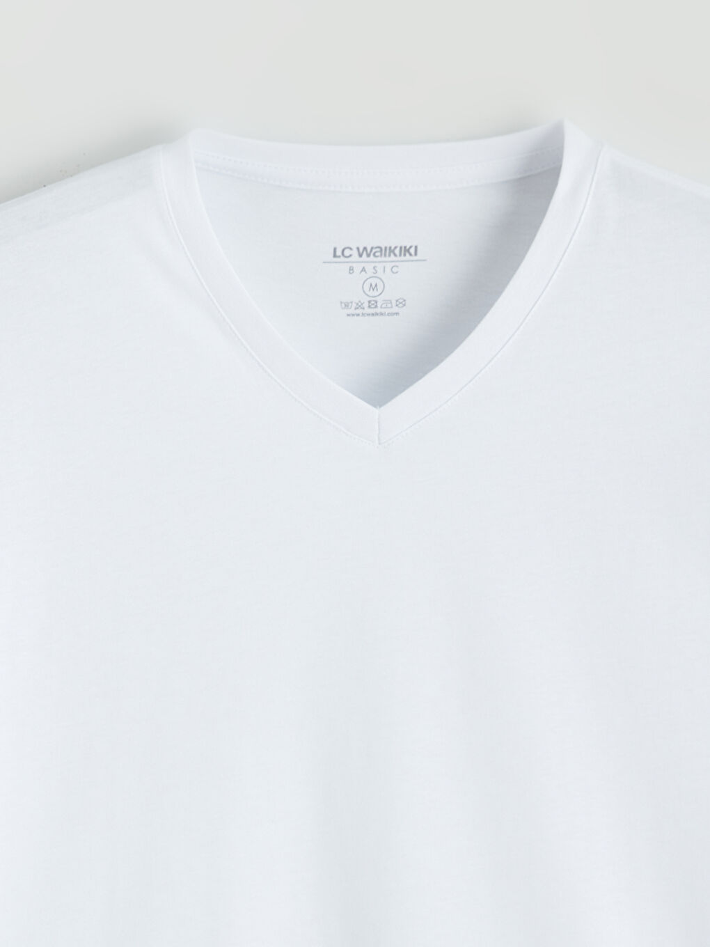 Beyaz V Yaka Kısa Kollu Penye Erkek Tişört-5