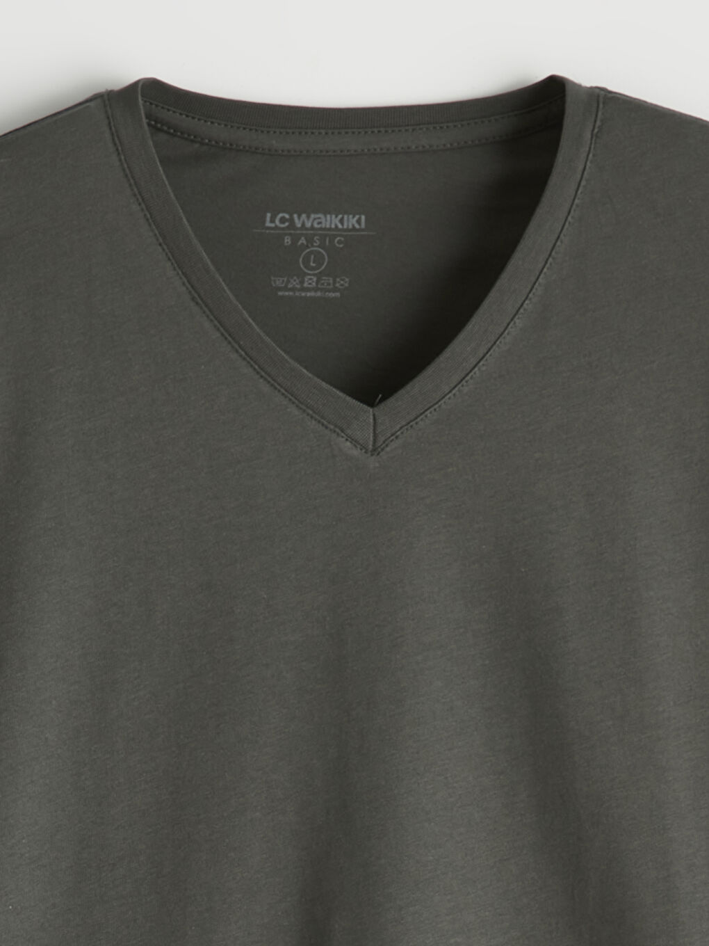 Haki V Yaka Penye Erkek Tişört-1