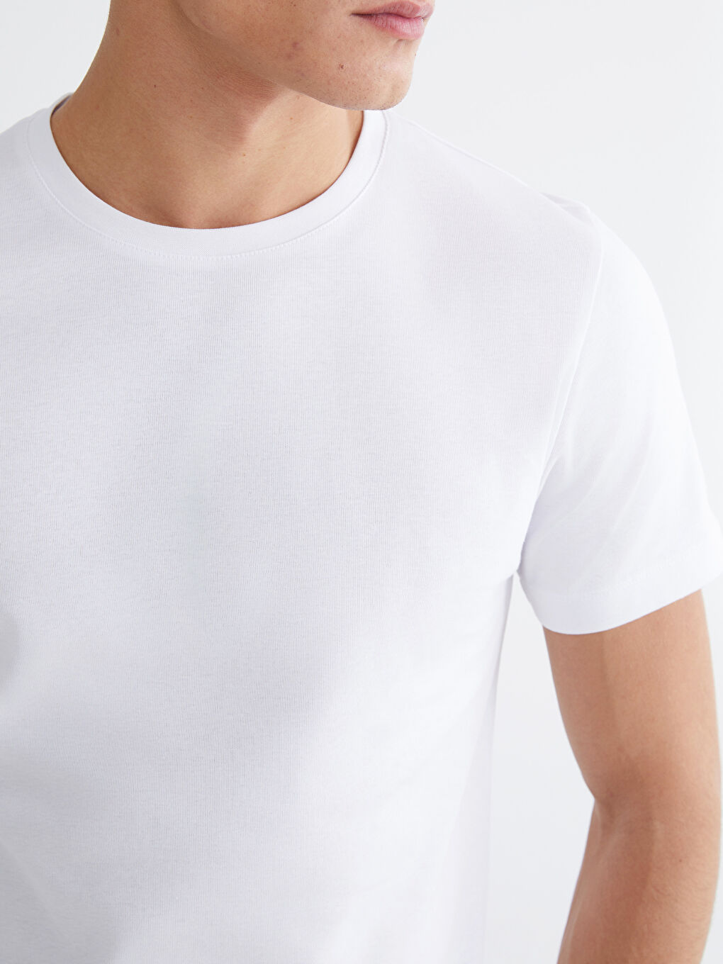 Beyaz Bisiklet Yaka Penye Erkek Tişört-2