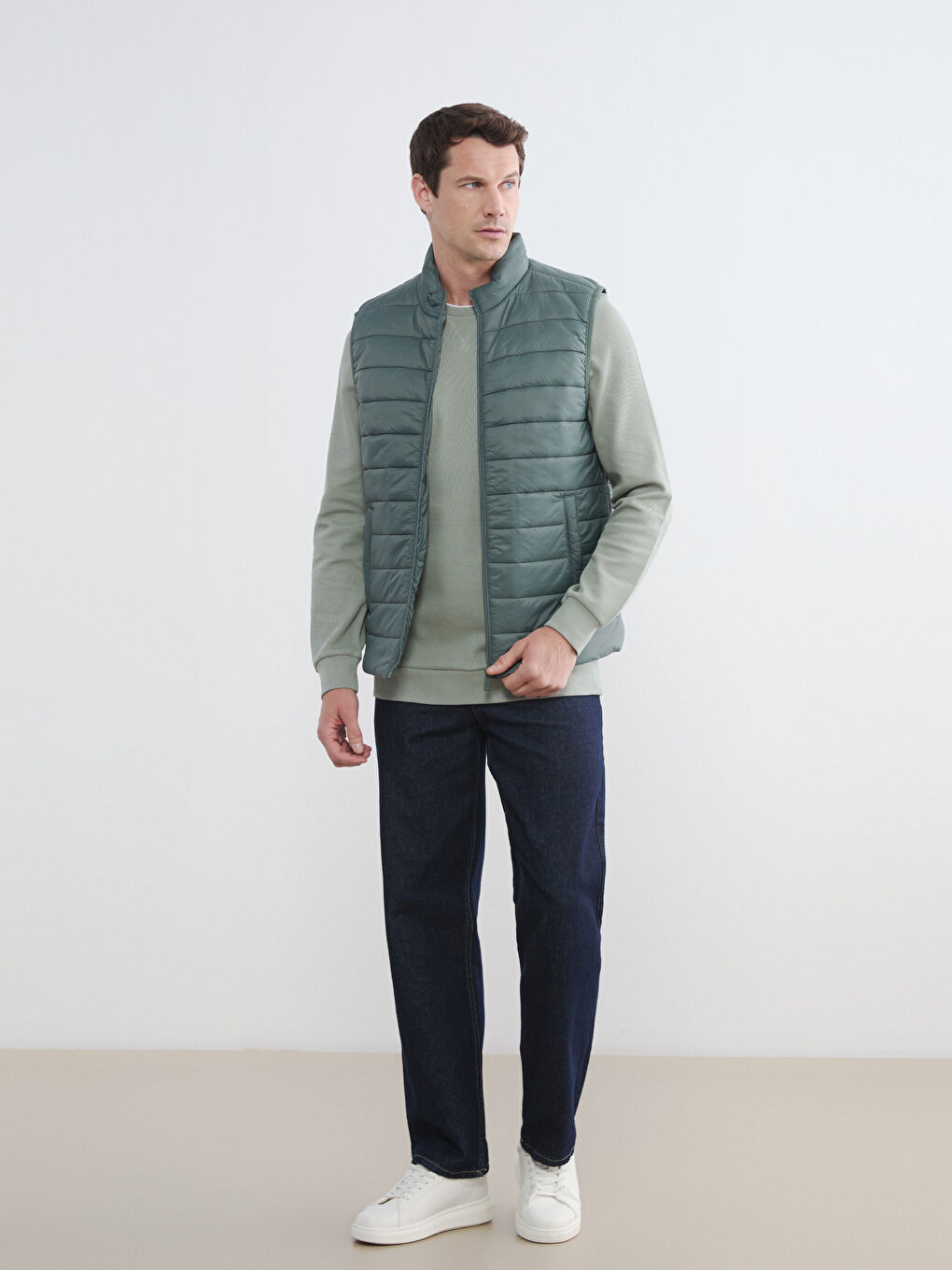 Yeşil Standart Kalıp Dik Yaka Erkek Şişme Yelek-1