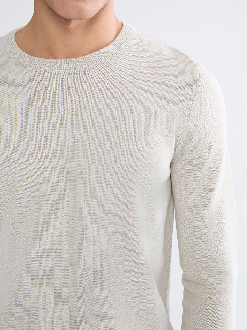 Мужской трикотажный свитер с круглым вырезом и длинными рукавами-2
