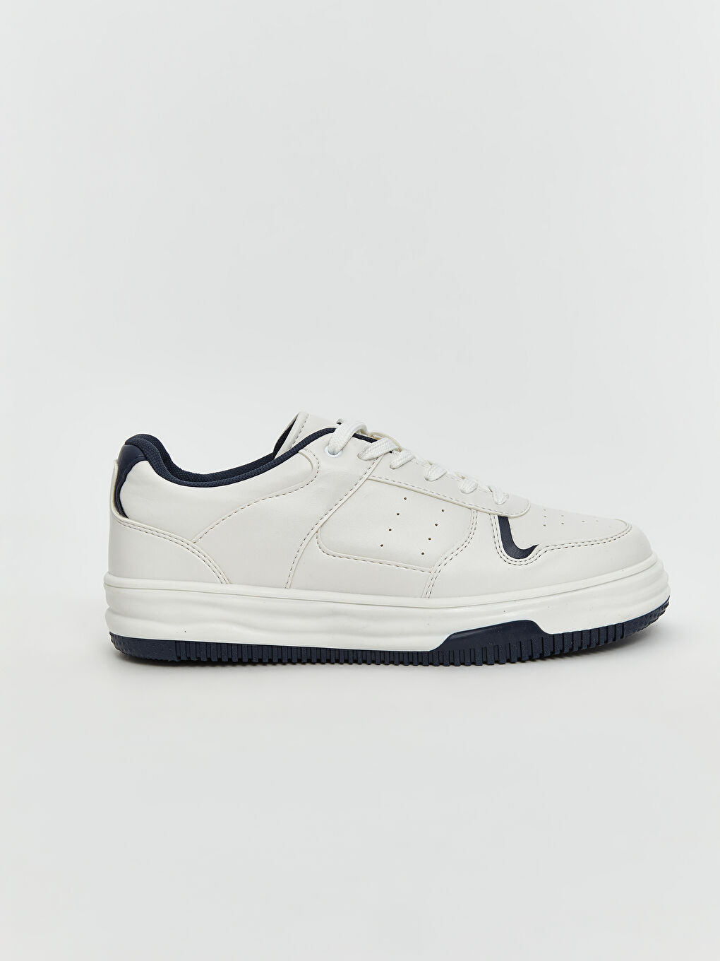 Beyaz Bağcıklı Kadın Spor Ayakkabı-1